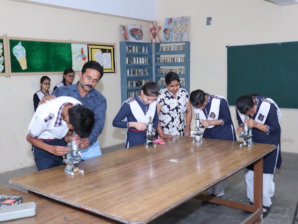 PHYSICS LAB............ 9