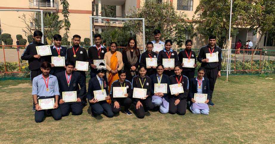 prize distribution ceremony of sports day.