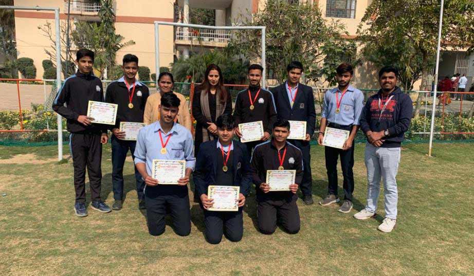 prize distribution ceremony of sports day.