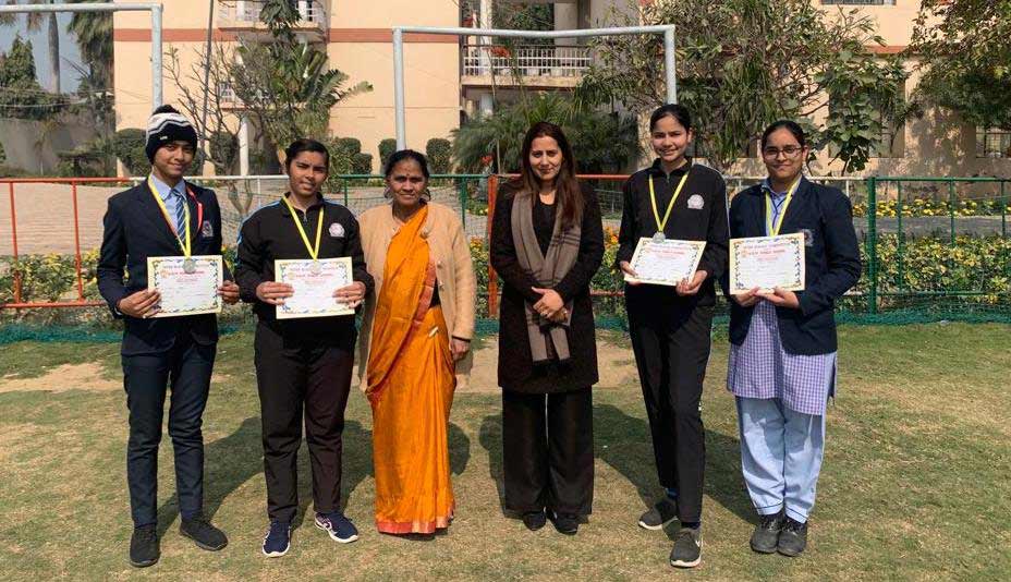 prize distribution ceremony of sports day.