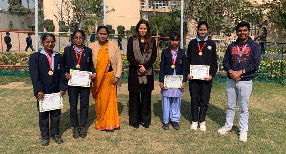 prize distribution ceremony of sports day.