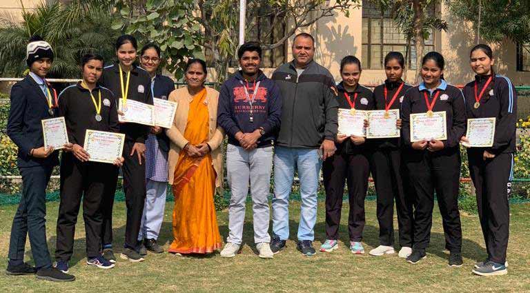 prize distribution ceremony of sports day.
